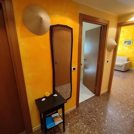 Mi Affaccio Sulla Piazza ميلان